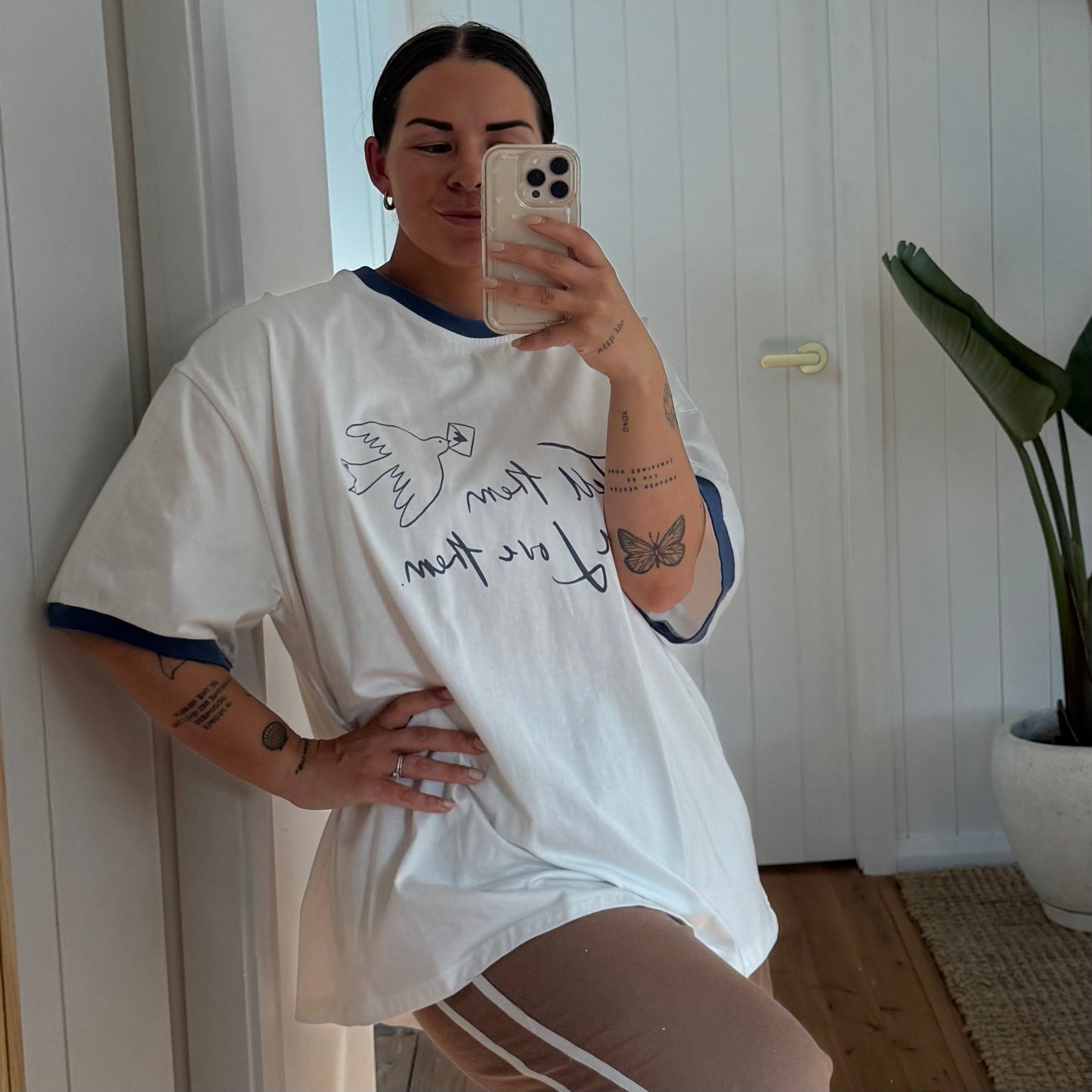 Women's Love Tee | Tell Them You Love Them