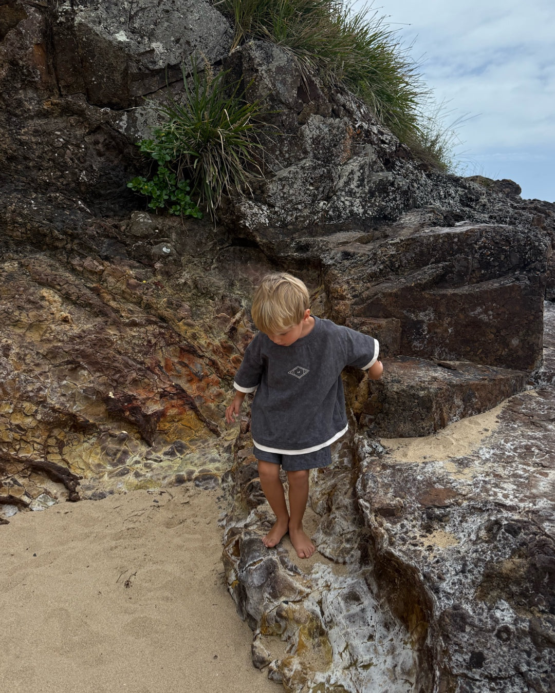 Banks Staple Tee | Charcoal